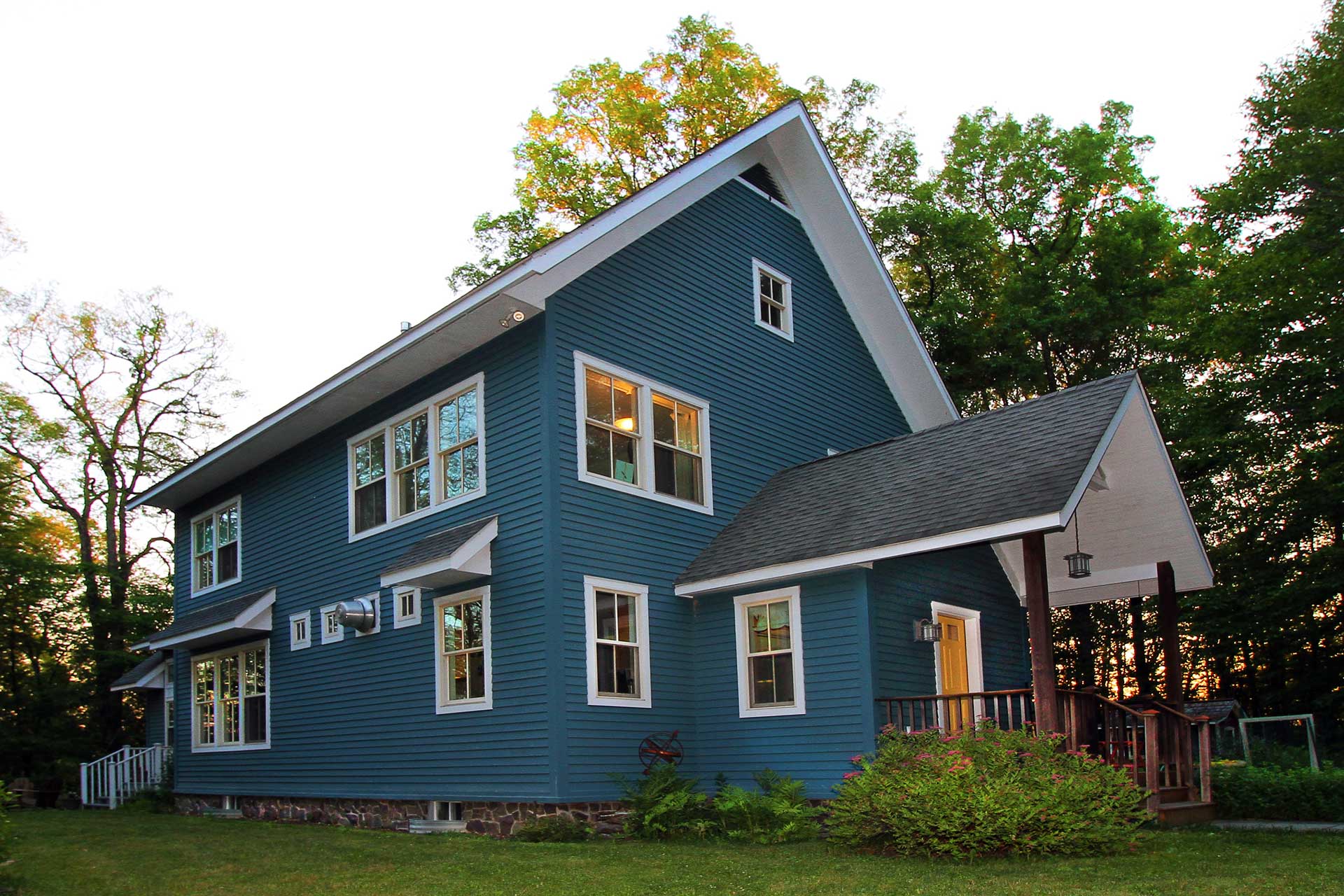Modern Accord NY Home - With Geothermal Heat & Passive Solar